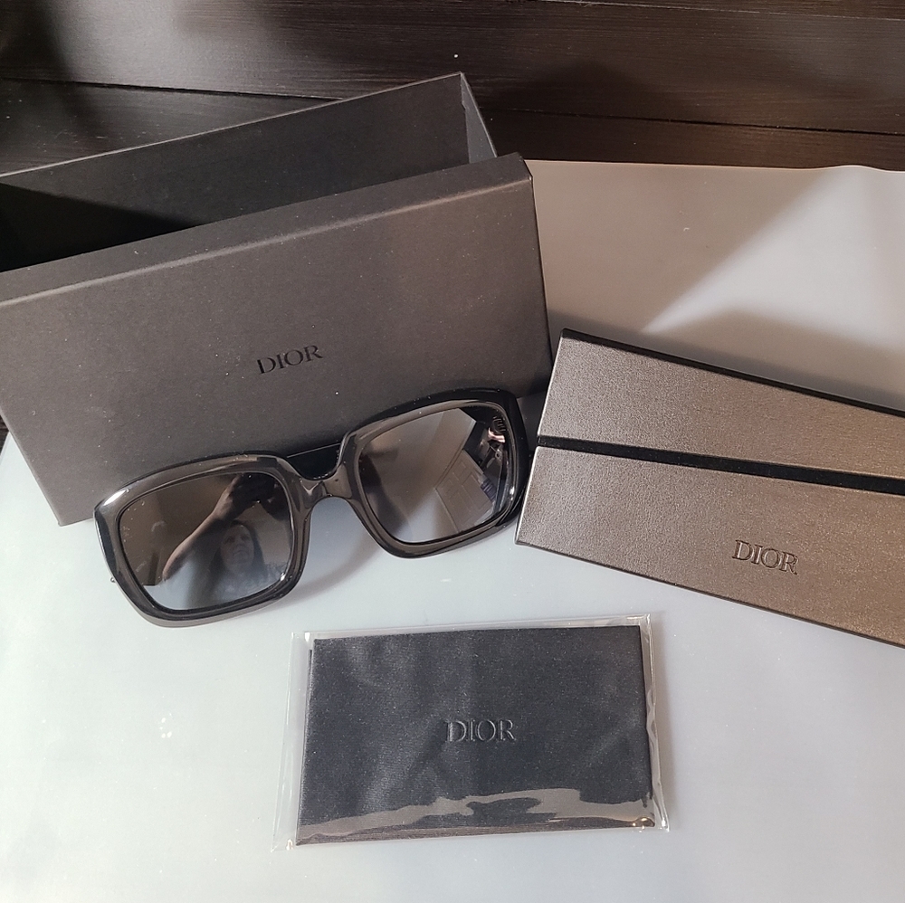 54mm Gradient Square Sunglasses

DIOR